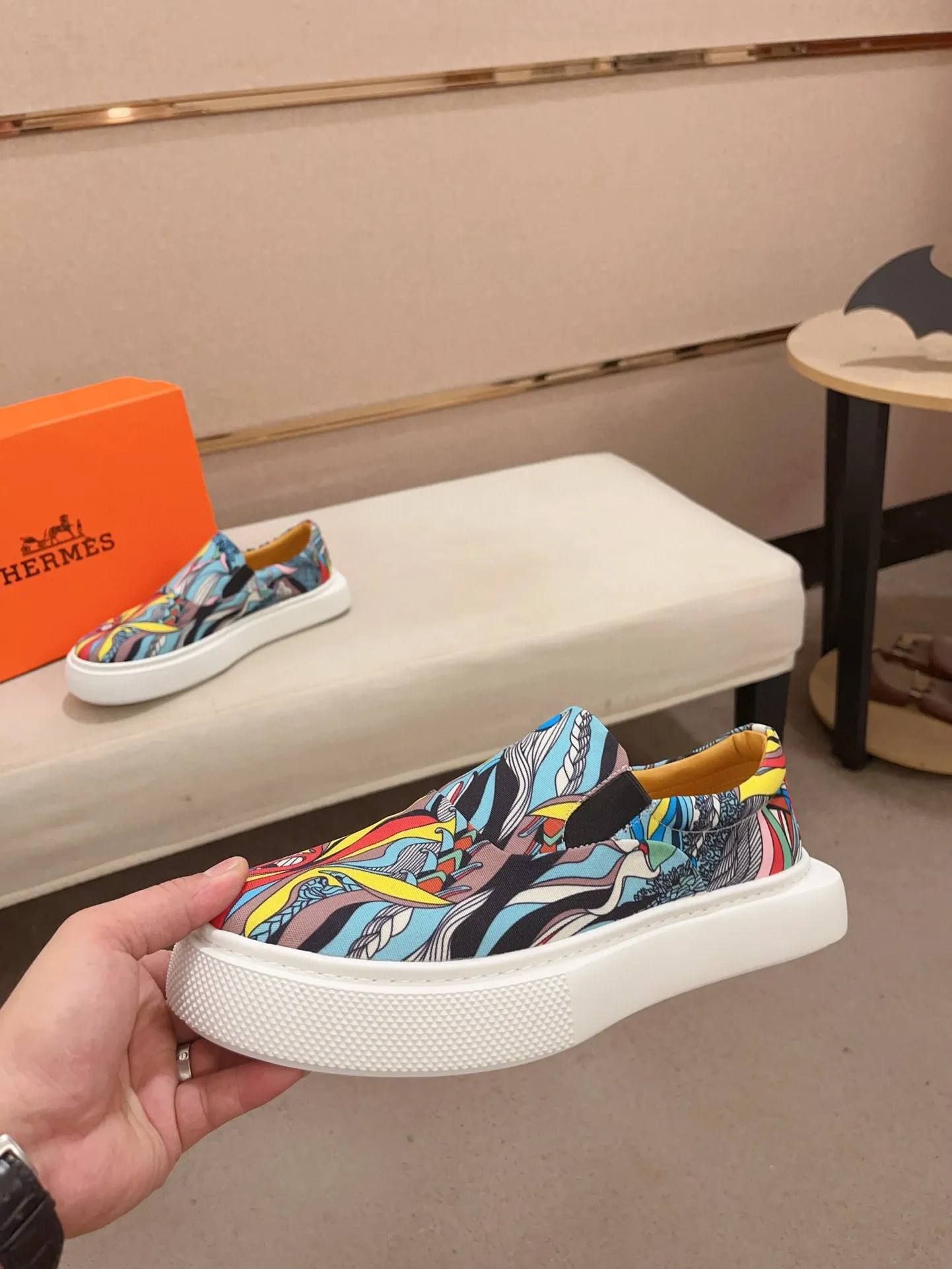 Men's clothing and shoes💰: 442💰《HERMES》【Classic original single version】Hermès; top 🔝purchase agent🔍🔍men's latest 🇺🇸 counter sales simultaneously, imported from Italy original ▲▲cowhide ▲▲ (high-end, nobility, class) ) Exquisite workmanship (Italian 🇮🇹 imported water-dyed 🐂 cowhide lining) sole: original sole provided by the original factory, ⚠️exclusive double-layer activity·TPR·rubber·combined molded outsole; super comfortable·wear-resistant·non-slip·environmental protection The real thing is more beautiful if you take the real thing (high quality, follow the order). You can enter and exit the counter at will * Number of yards: 38-44 (45 can be customized and cannot be returned or exchanged)